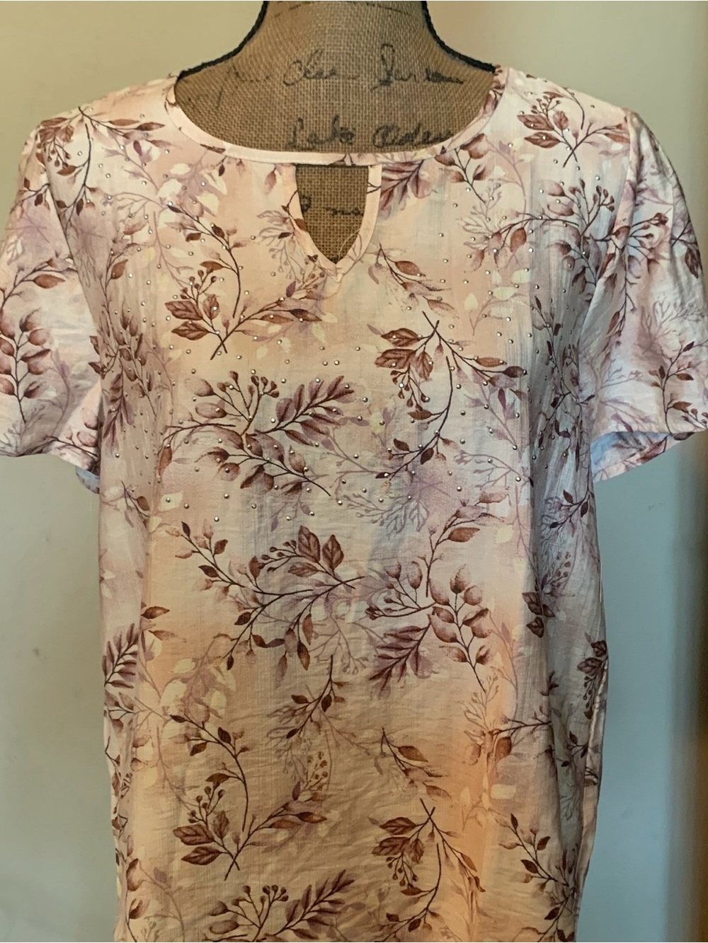 Floral Keyhole Short Sleeve Top - Pink